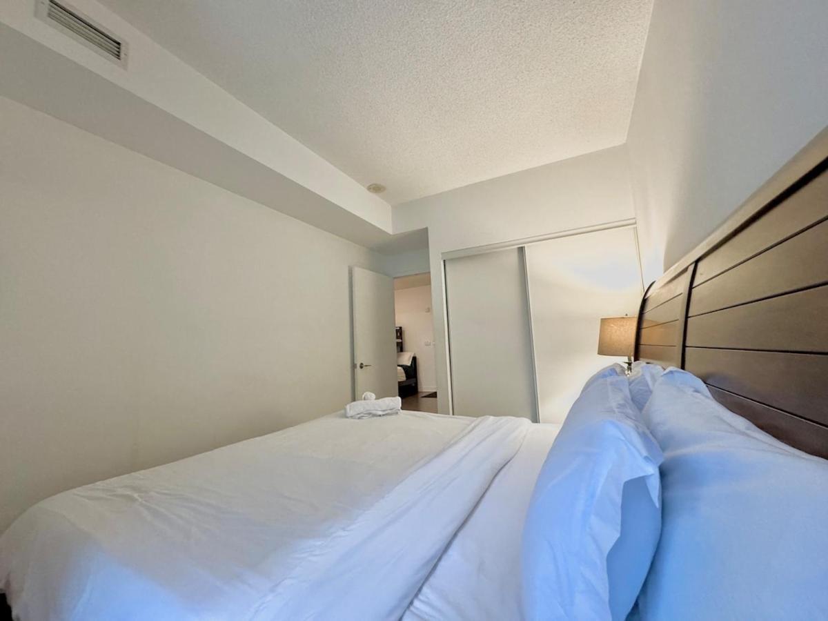 Kingbed & Bunkbed & Terrace Apartment Toronto Exterior photo